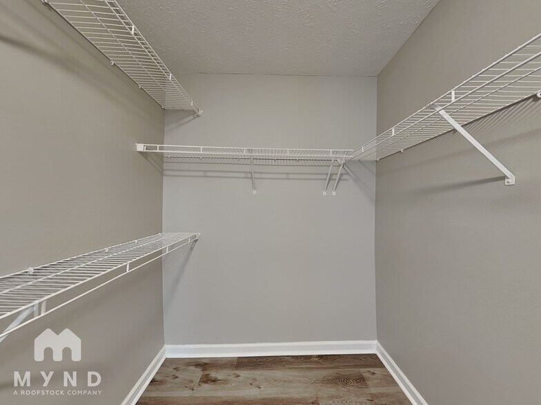 Building Photo - 1341 Tonya Dr