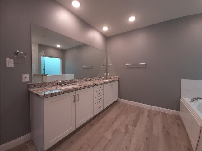 Building Photo - 5439 Camaguey St