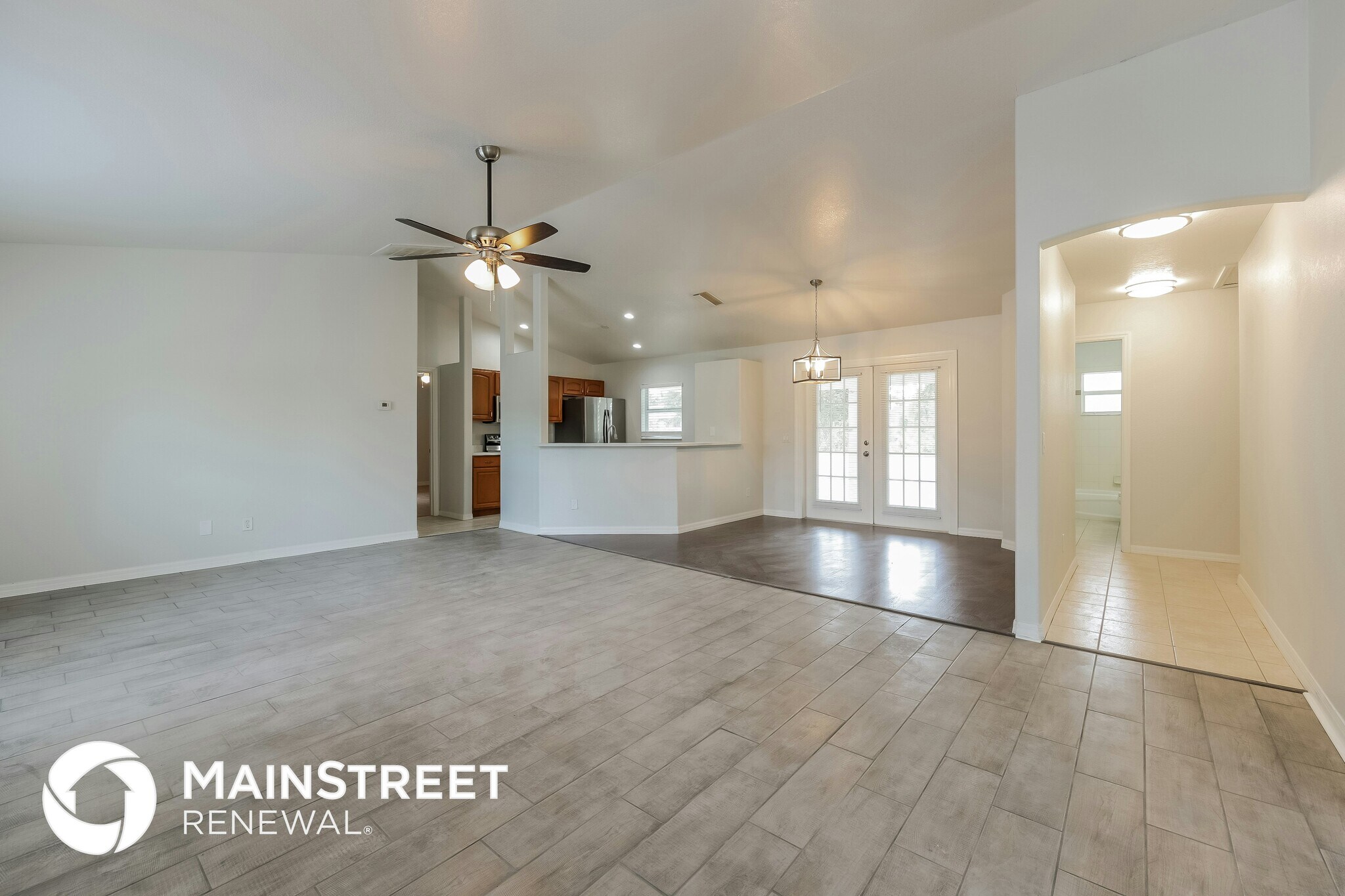 Building Photo - 1581 S Chamberlain Blvd