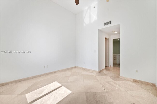 Building Photo - 1050 Brickell Ave