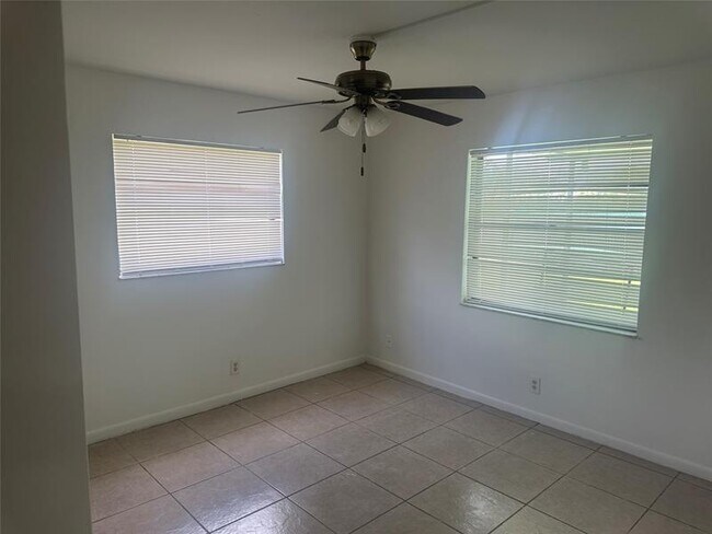 Building Photo - 8507 Sunset Dr