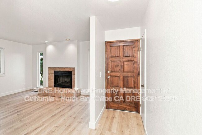 Building Photo - 5925 Montecito Blvd
