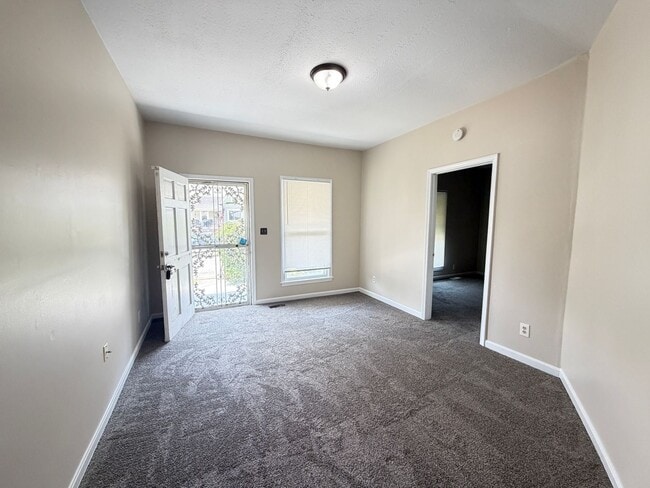 Building Photo - 1411 Sale Ave