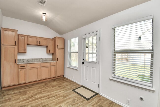 Building Photo - 10311 Caribou Cv