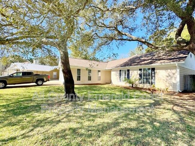 Building Photo - 1126 Bay Ct