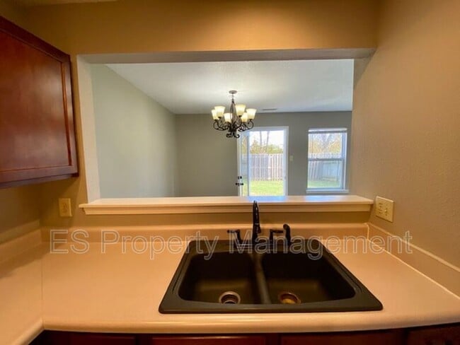 Building Photo - 16736 Aulton Dr