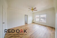 Building Photo - 454 S Catalina St