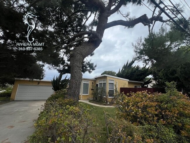 Building Photo - 3 BEd 1.75 Bath House in South Redondo Beach.