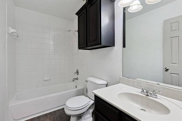 Building Photo - 10740 Irish Glen Trail