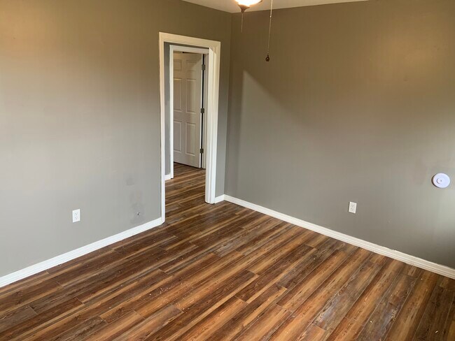 Building Photo - 1130 N 13th Ave