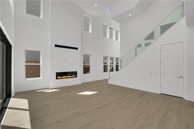 Building Photo - 168 Creation
