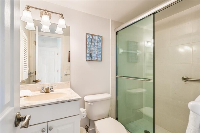 Building Photo - 3554 Ocean Dr