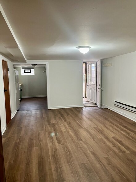 Primary Photo - 542 E Godfrey Ave