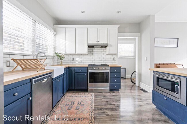 Building Photo - 3 br, 1.5 bath House - 4936 NE Rodney Ave