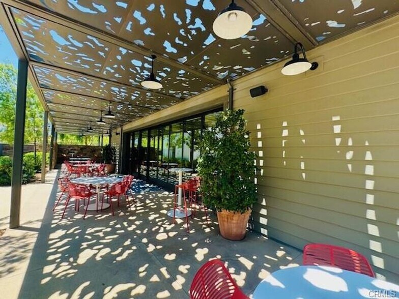 Community Amenities - 2288 Panama Dr