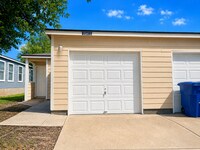 Building Photo - Kamary Lane-15415-15417