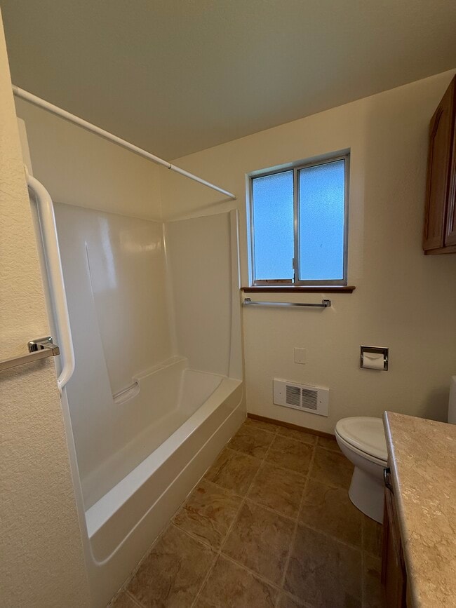 Building Photo - 9114 44th Dr NE