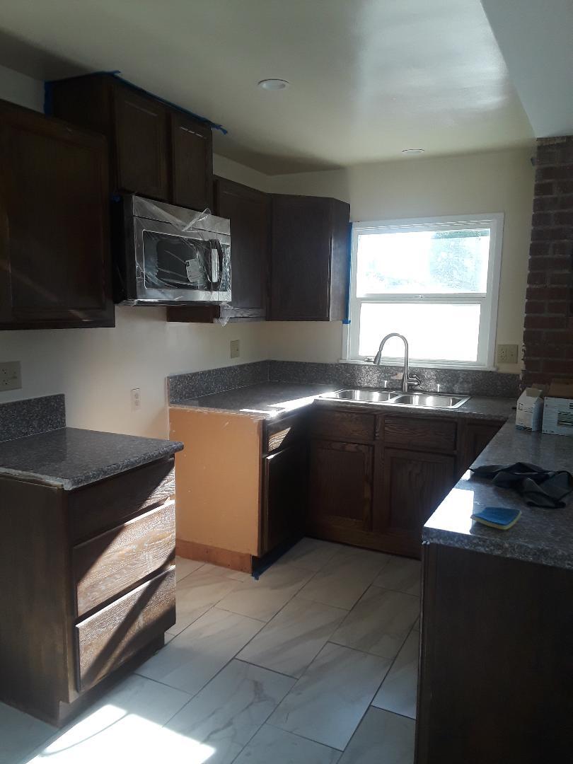 Building Photo - 599 N Oakland Ave