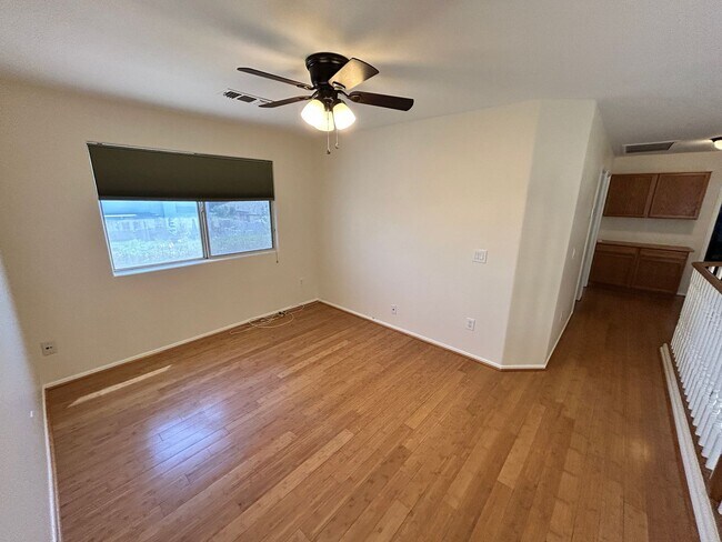 Building Photo - 3 Bed / 2.5 bath Gilbert Home with New Pai...