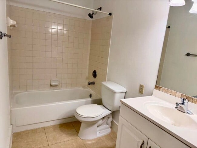 Building Photo - 6308 La Costa Dr