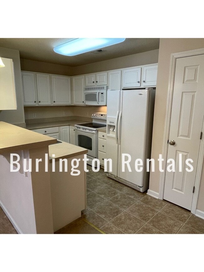 Building Photo - Condo / W. Burlington