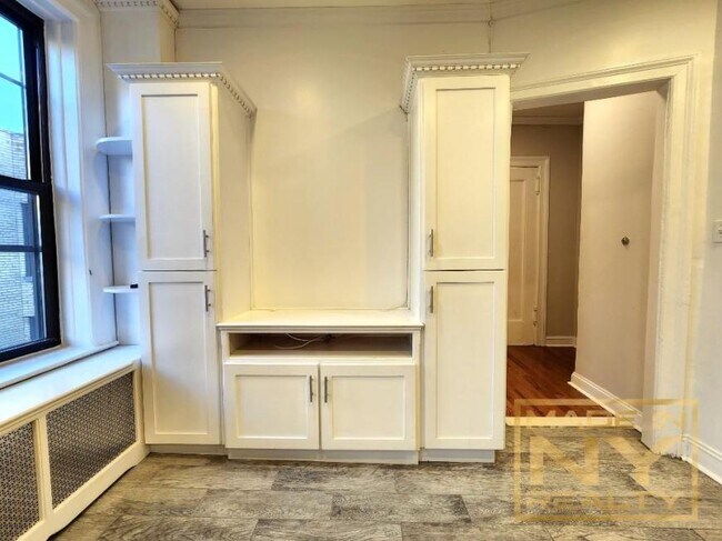 Building Photo - 0 bedroom in ASTORIA NY 11106