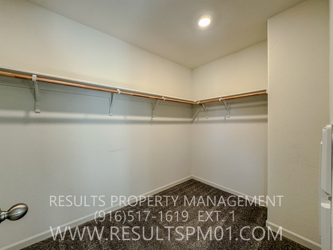 Building Photo - Beautiful Natomas 4 Bedroom Home w Loft