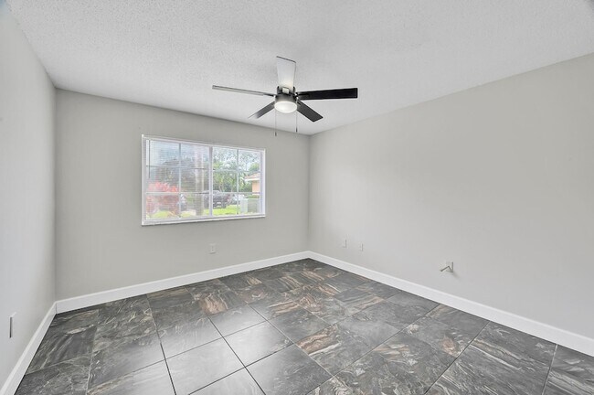 Building Photo - 3606 NW Adriatic Ln