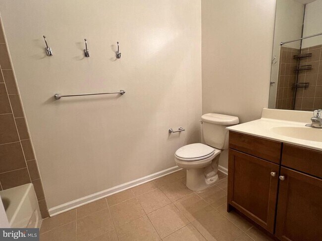 Building Photo - 422 Masterson Ct