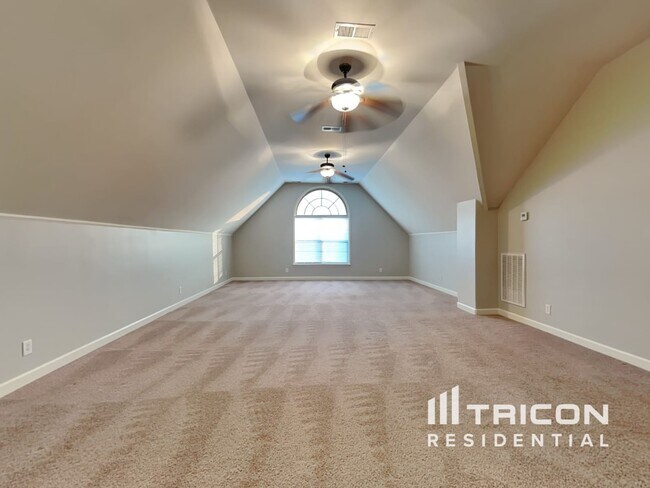 Building Photo - 3125 Hidden Creek Dr