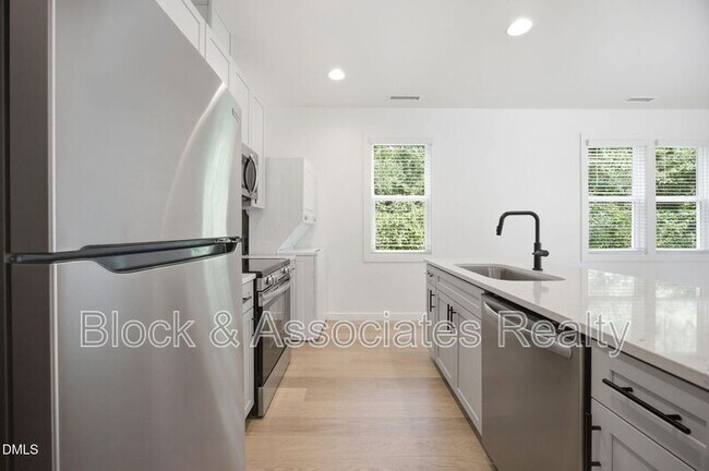 Building Photo - 2815-103 Wilcox Place