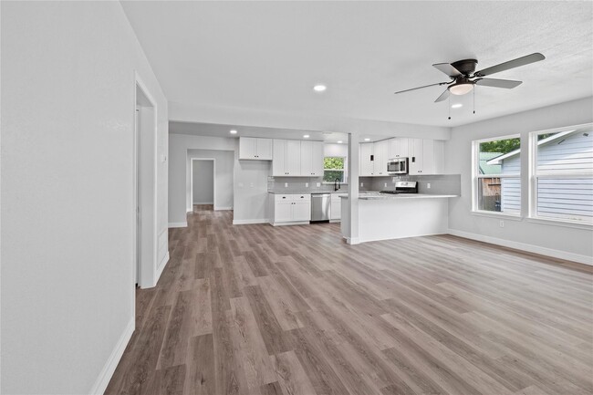Building Photo - 524 Dunnam Ave