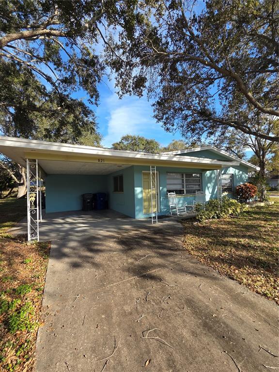 Building Photo - 821 Helena Dr