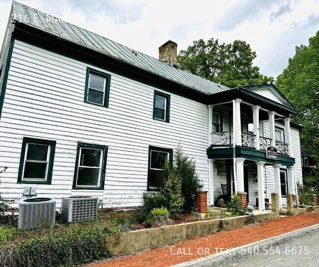 Primary Photo - 216 E Main St