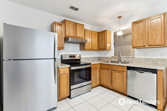 Building Photo - Great Amelia Island Location!