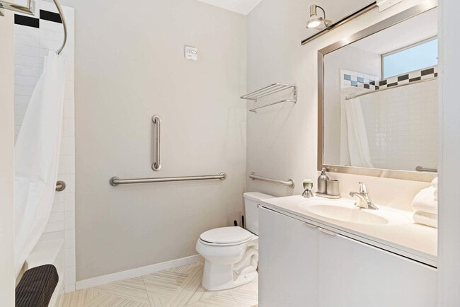 Building Photo - 309 Vine St