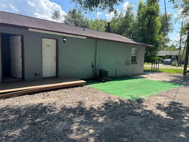 Building Photo - 920 Maydell Dr