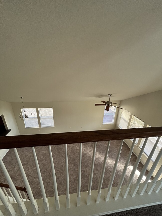 Building Photo - 5304 Willamette Ln