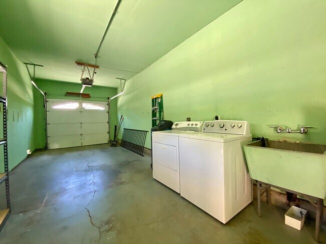 Building Photo - Beautifully Renovated 2-Bedroom Duplex Near Downtown Napa & Fuller Park