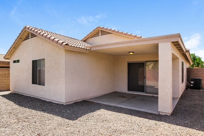 Building Photo - 14453 N Gil Balcome Ct