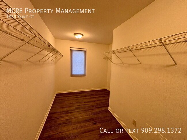 Building Photo - 1869 Flint Ct