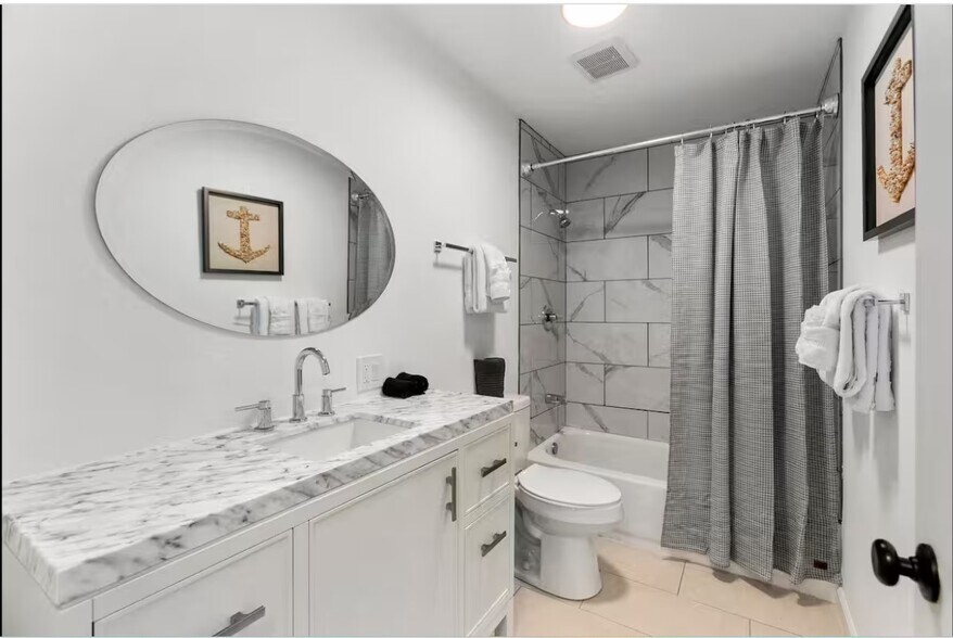 Building Photo - 1803 15th Ave S