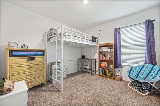 Building Photo - 904 Saddle Horn Way