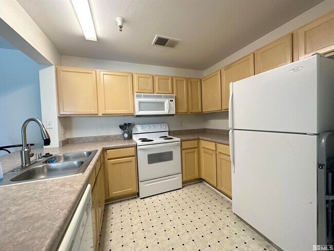 Building Photo - 200 Talus Way