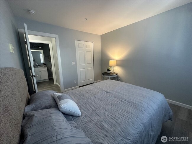 Building Photo - 33020 10th Ave SW