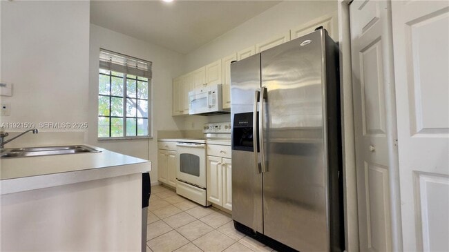 Building Photo - 1109 Lucaya Dr