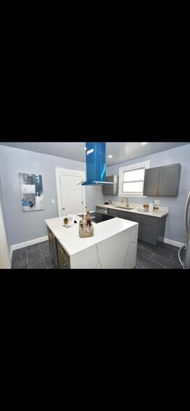 Building Photo - 23 Thill St