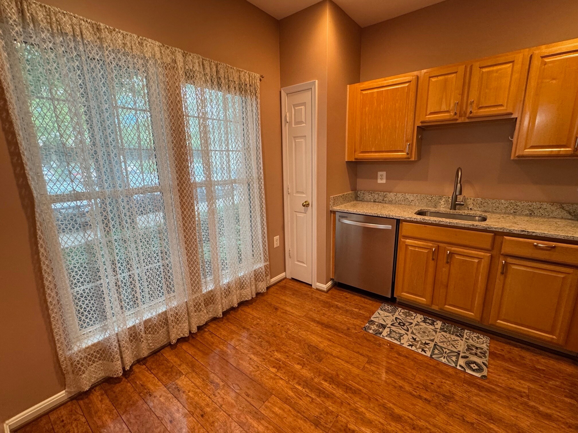 Building Photo - 4137 Fountainside Ln