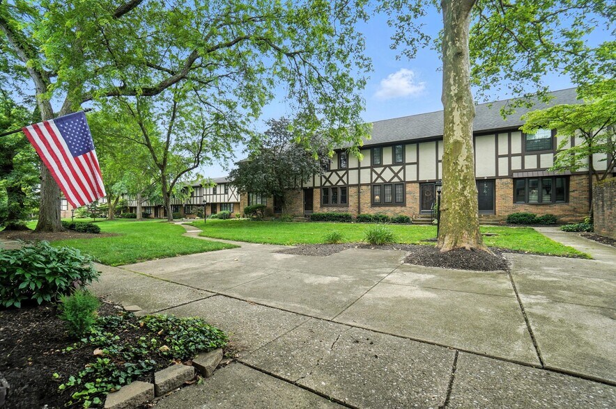 Building Photo - 665 Olde Towne Ave