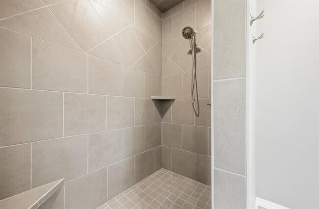 Building Photo - 6400 NW 164th Cir